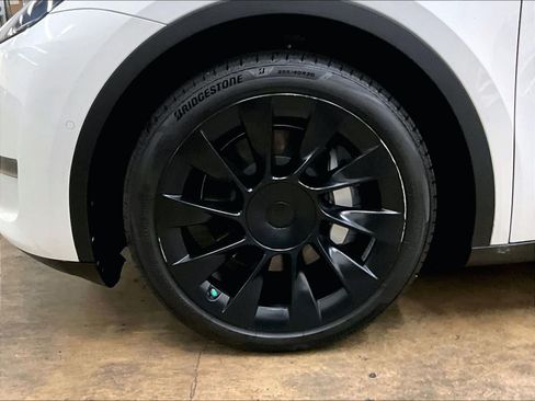 Used 2020 Tesla Model Y Long Range AWD/4WD image 12