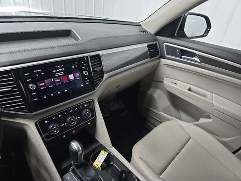 Used 2018 Volkswagen Atlas SEL AWD/4WD image 26