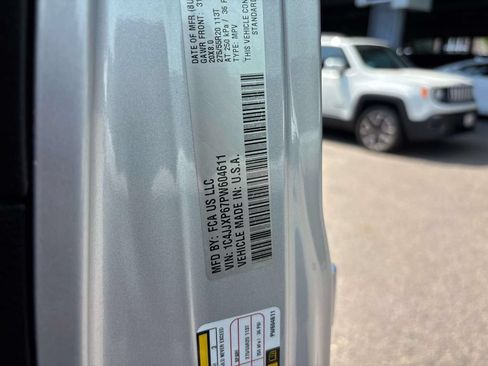 Used 2023 Jeep Wrangler Unlimited Sahara AWD/4WD image 32