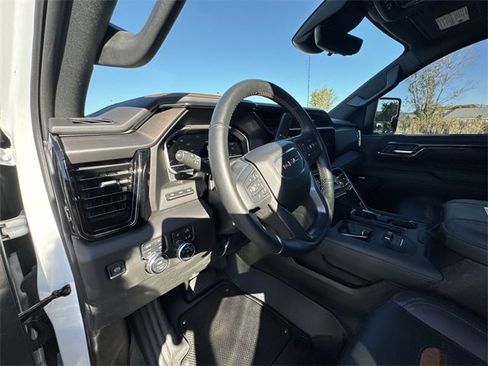 Used 2024 GMC Sierra 2500 AT4 w/ AT4 Premium Plus Package image 11