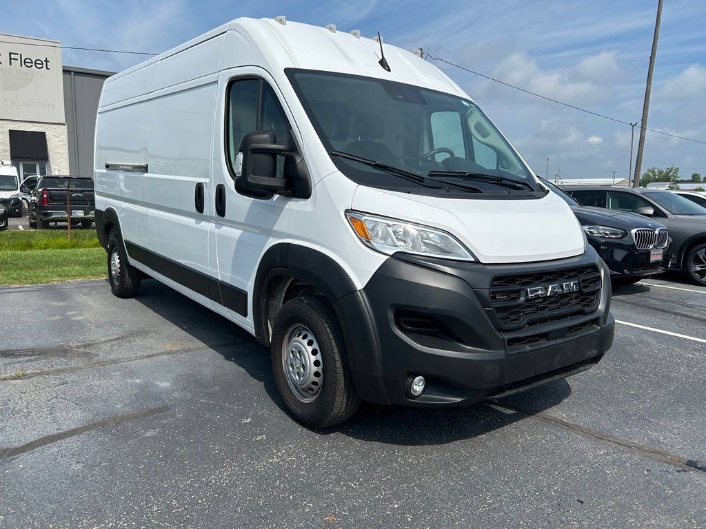 Used 2025 RAM ProMaster 2500 w/ Convenience Group FWD image 8