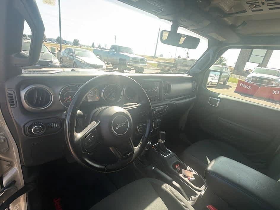 Used 2020 Jeep Gladiator Sport w/ Quick Order Package 24S AWD/4WD image 14