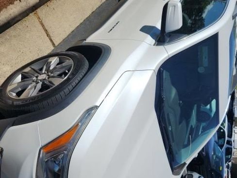 Used 2018 GMC Acadia SLT image 13