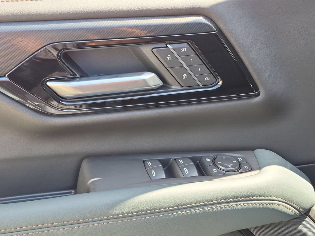 New 2026 GMC Yukon XL AT4 AWD/4WD image 22