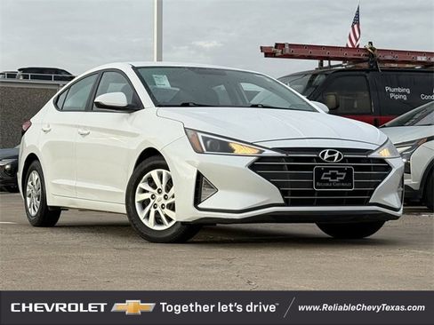 Used 2019 Hyundai Elantra SE w/ Cargo Package image 2
