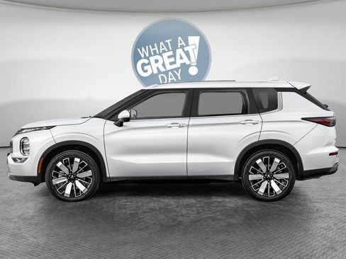 New 2026 Mitsubishi Outlander SE AWD/4WD image 3