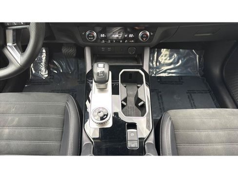 Used 2025 Mitsubishi Outlander SE FWD image 25