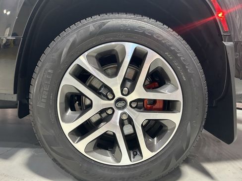 Used 2024 Land Rover Defender 130 X image 27