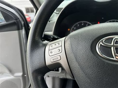 Used 2013 Toyota Corolla LE image 8