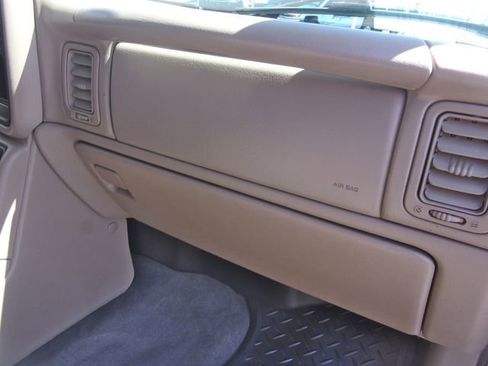 Used 2004 Chevrolet Avalanche Z71 w/ Preferred Equipment Group image 25