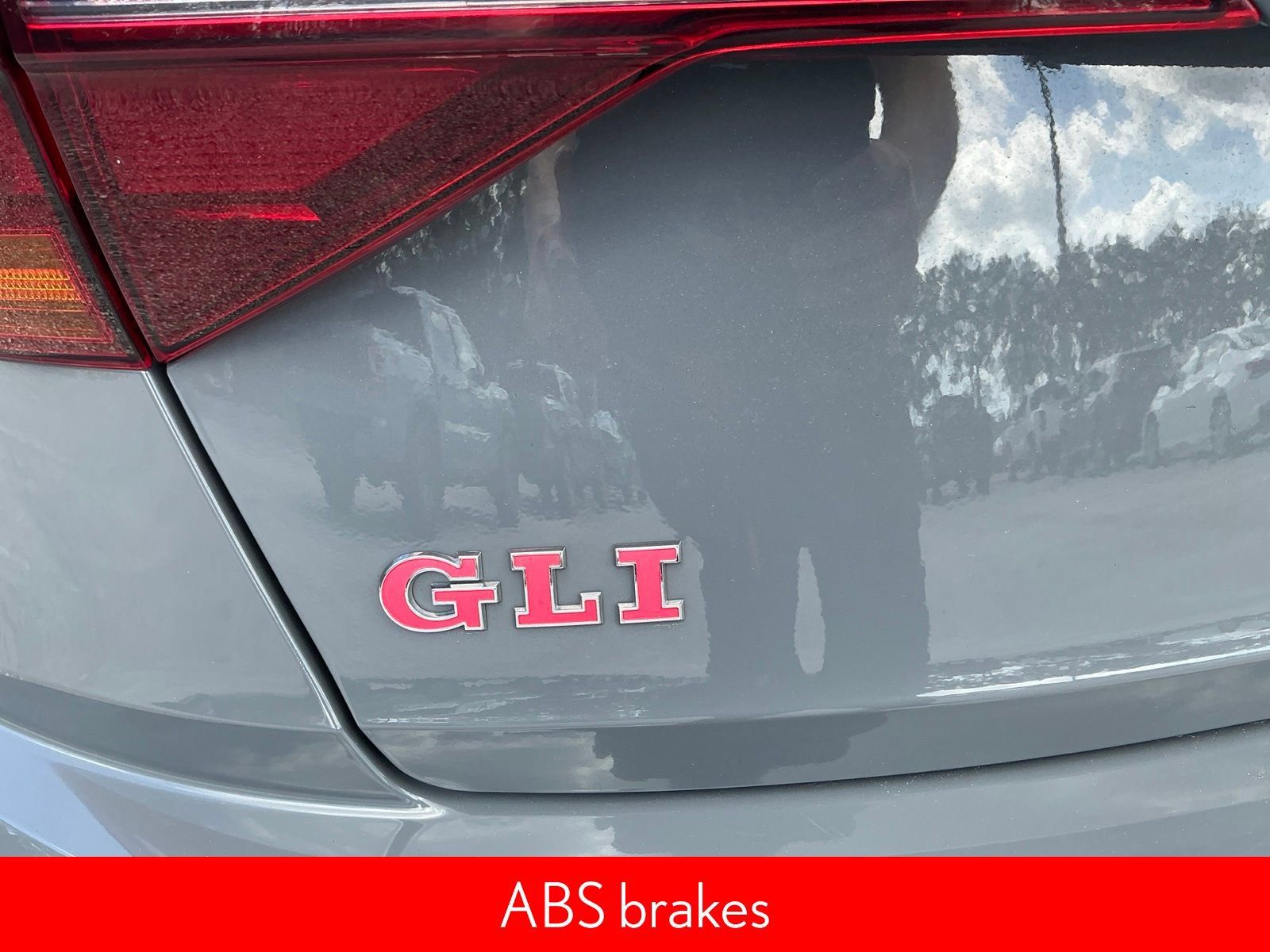 Used 2019 Volkswagen Jetta GLI FWD image 9
