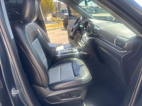 Used 2023 Ford Explorer XLT w/ Equipment Group 202A RWD image 28