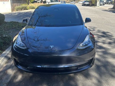 Used 2019 Tesla Model 3 Standard Range Plus image 9