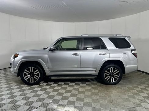 Used 2015 Toyota 4Runner Limited AWD/4WD image 4