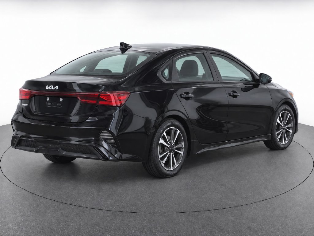 Used 2023 Kia Forte LXS FWD image 9