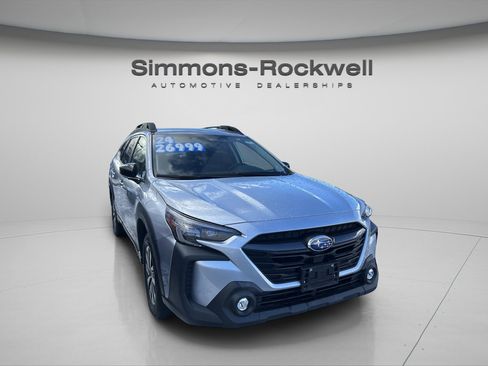 Used 2024 Subaru Outback Premium image 4