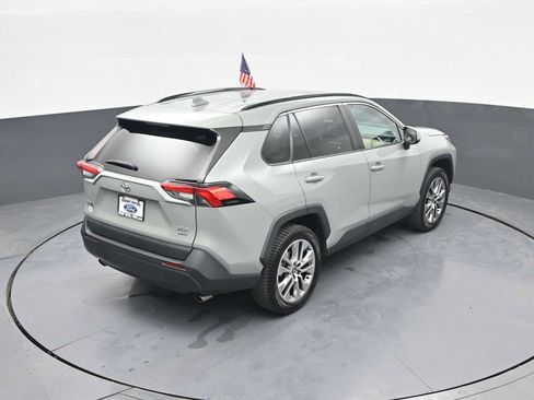 Used 2022 Toyota RAV4 XLE Premium AWD/4WD image 33