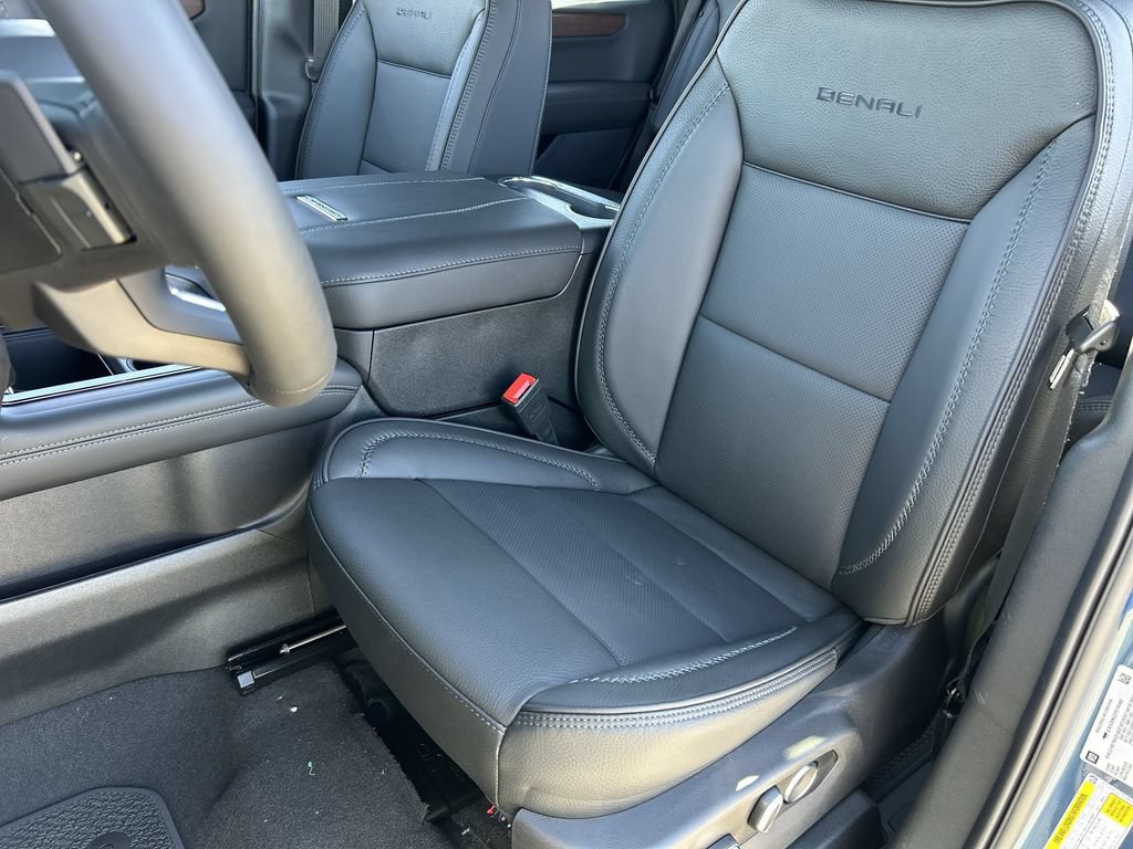 New 2026 GMC Yukon Denali w/ Denali Reserve Package AWD/4WD image 20