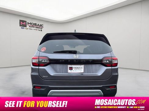 Used 2025 Honda Pilot EX-L image 6