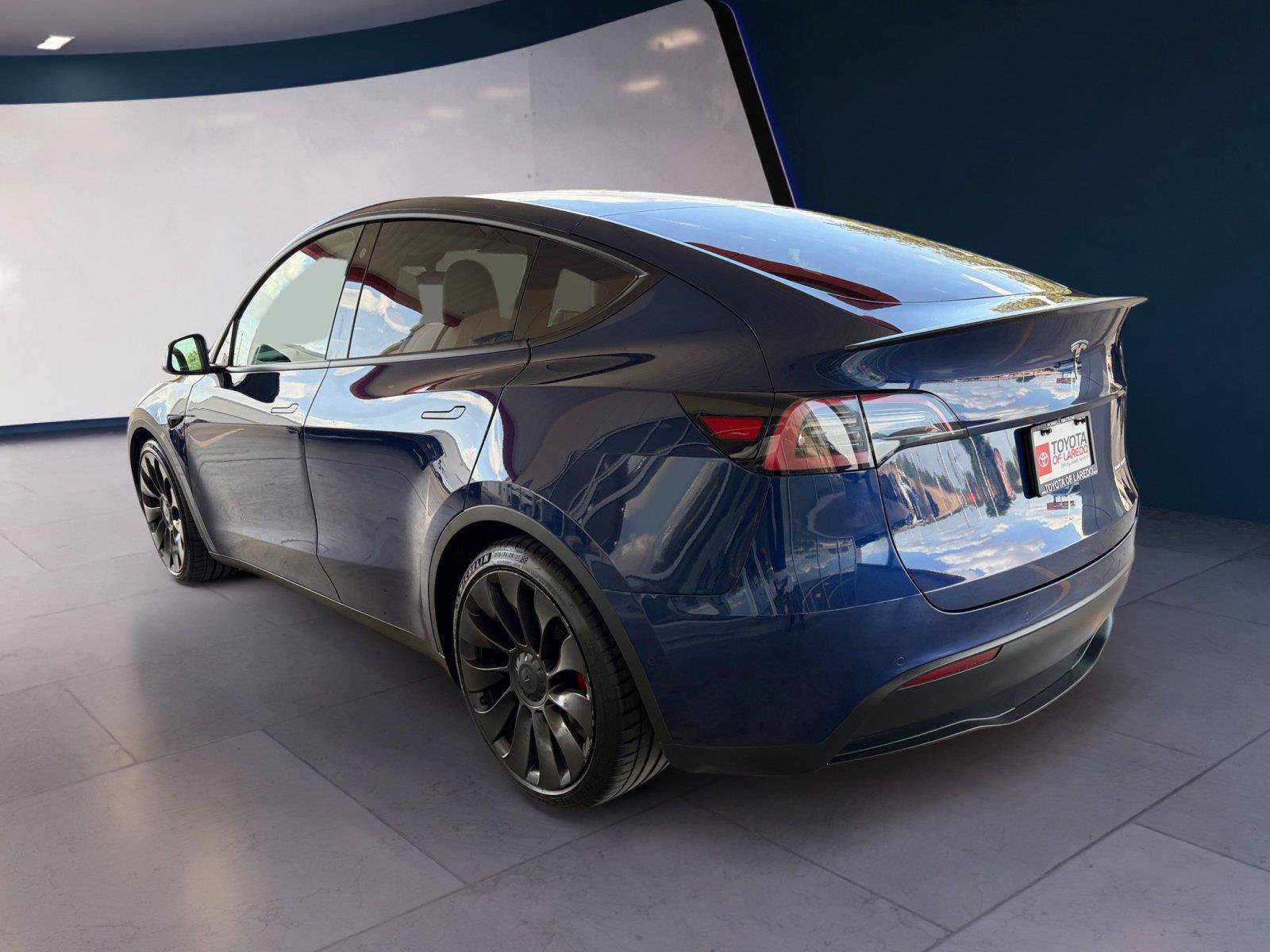 Used 2022 Tesla Model Y Performance AWD/4WD image 3