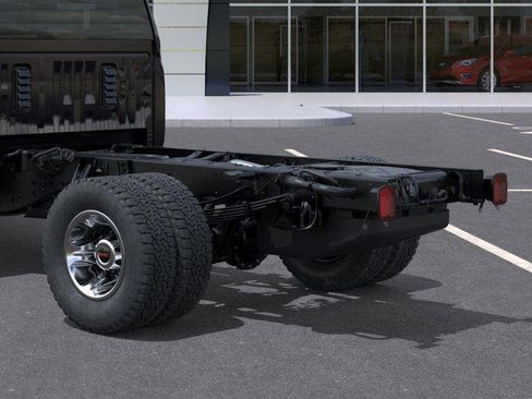 New 2025 GMC Sierra 3500 SLE w/ SLE Convenience Package image 14
