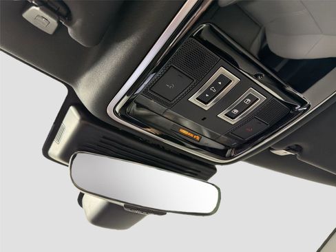 Certified 2026 Land Rover Range Rover Velar Dynamic SE AWD/4WD image 19