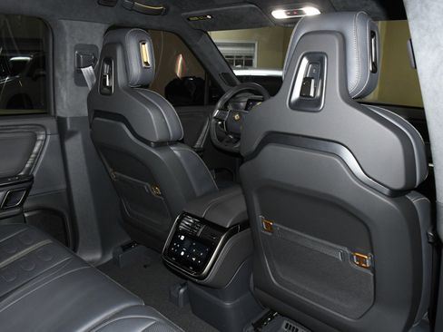 Used 2022 Rivian R1S Launch Edition image 16