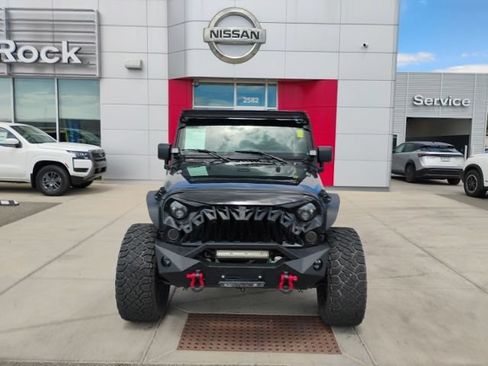 Used 2017 Jeep Wrangler Unlimited Sport w/ Quick Order Package 24S AWD/4WD image 2