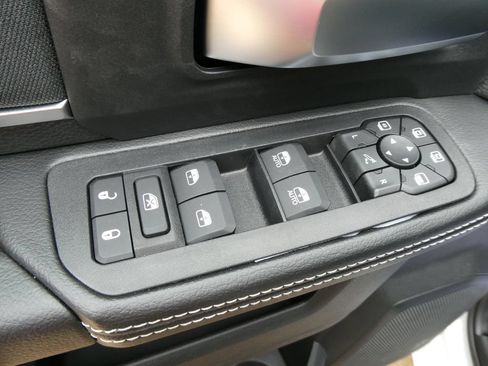 New 2026 RAM 2500 Big Horn AWD/4WD image 16