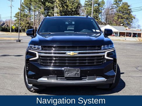 Used 2022 Chevrolet Suburban LT image 2