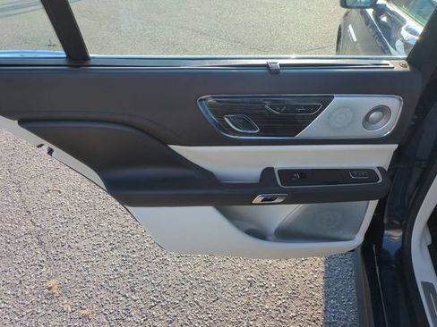 Used 2018 Lincoln Continental Black Label w/ Rear-seat Package FWD image 29