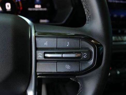 Used 2024 Chevrolet Colorado LT w/ LT Convenience Package AWD/4WD image 7