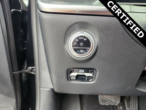 Certified 2025 Mercedes-Benz C 300 4MATIC Sedan image 23