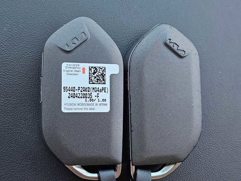 Certified 2025 Kia Sorento LX image 21