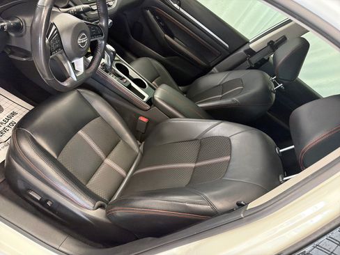 Used 2023 Nissan Altima 2.5 SR FWD image 13