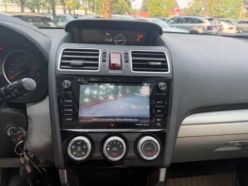 Used 2016 Subaru Forester 2.5i Premium w/ All-Weather Package AWD/4WD image 19