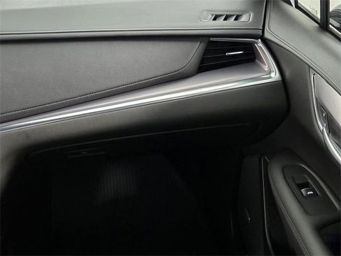 Certified 2022 Cadillac XT5 Luxury image 16