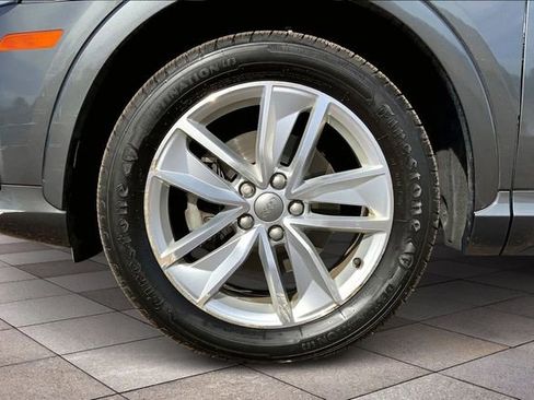 Used 2018 Audi Q3 2.0T Premium w/ Convenience Package image 9