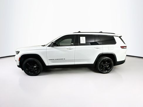 Used 2023 Jeep Grand Cherokee L Laredo AWD/4WD image 4