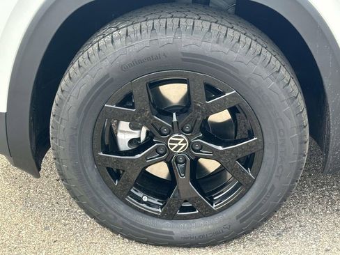 New 2026 Volkswagen Atlas Peak Edition AWD/4WD image 7