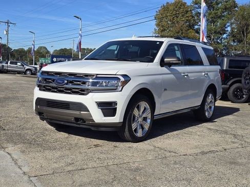 Used 2024 Ford Expedition King Ranch image 6