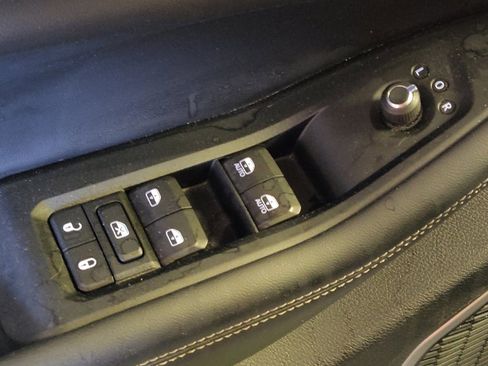 Used 2022 Jeep Grand Cherokee Limited 4xe image 27