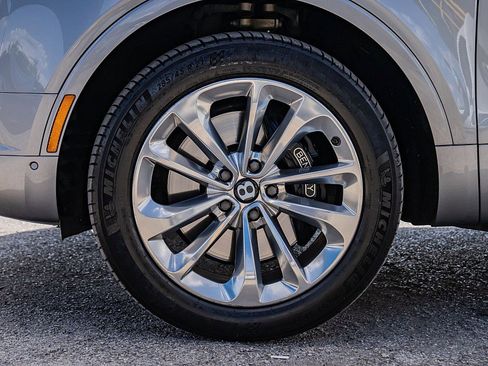 Used 2017 Bentley Bentayga image 10