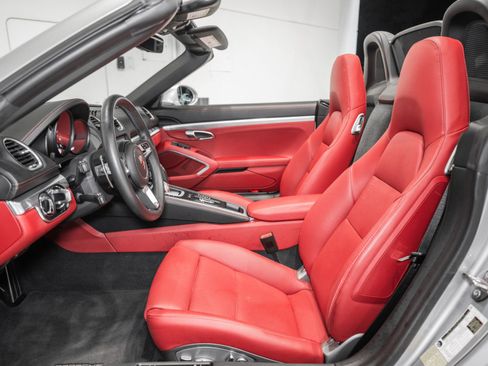 Used 2024 Porsche 718 Boxster GTS RWD image 2