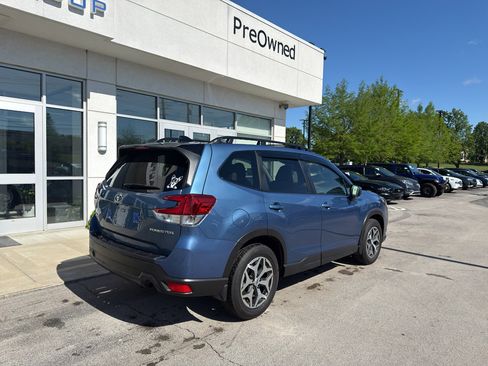 Used 2024 Subaru Forester Premium AWD/4WD image 3