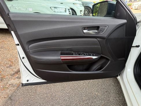 Used 2017 Acura TLX w/ Technology Package FWD image 13