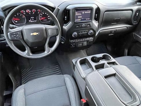 Used 2024 Chevrolet Silverado 2500 Custom w/ Custom Value Package image 2