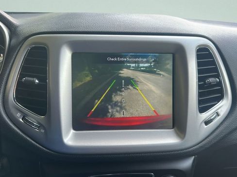 Used 2021 Jeep Compass Latitude FWD image 13