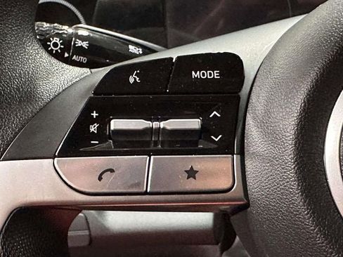 Used 2024 Hyundai Elantra SEL image 27