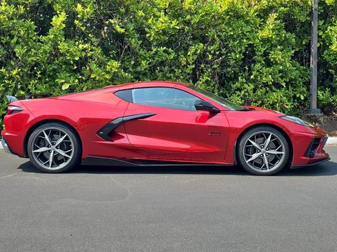 Used 2023 Chevrolet Corvette Stingray Preferred Cpe w/ Z51 Performance Package RWD image 3